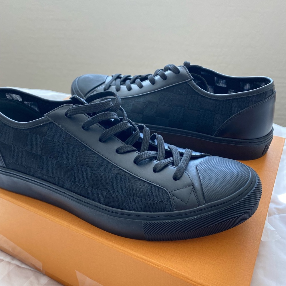 Black size 8 1/2 Louie Vuitton sneaker